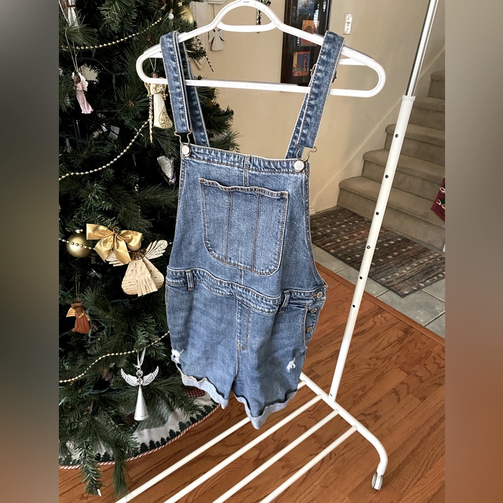 overall shorts